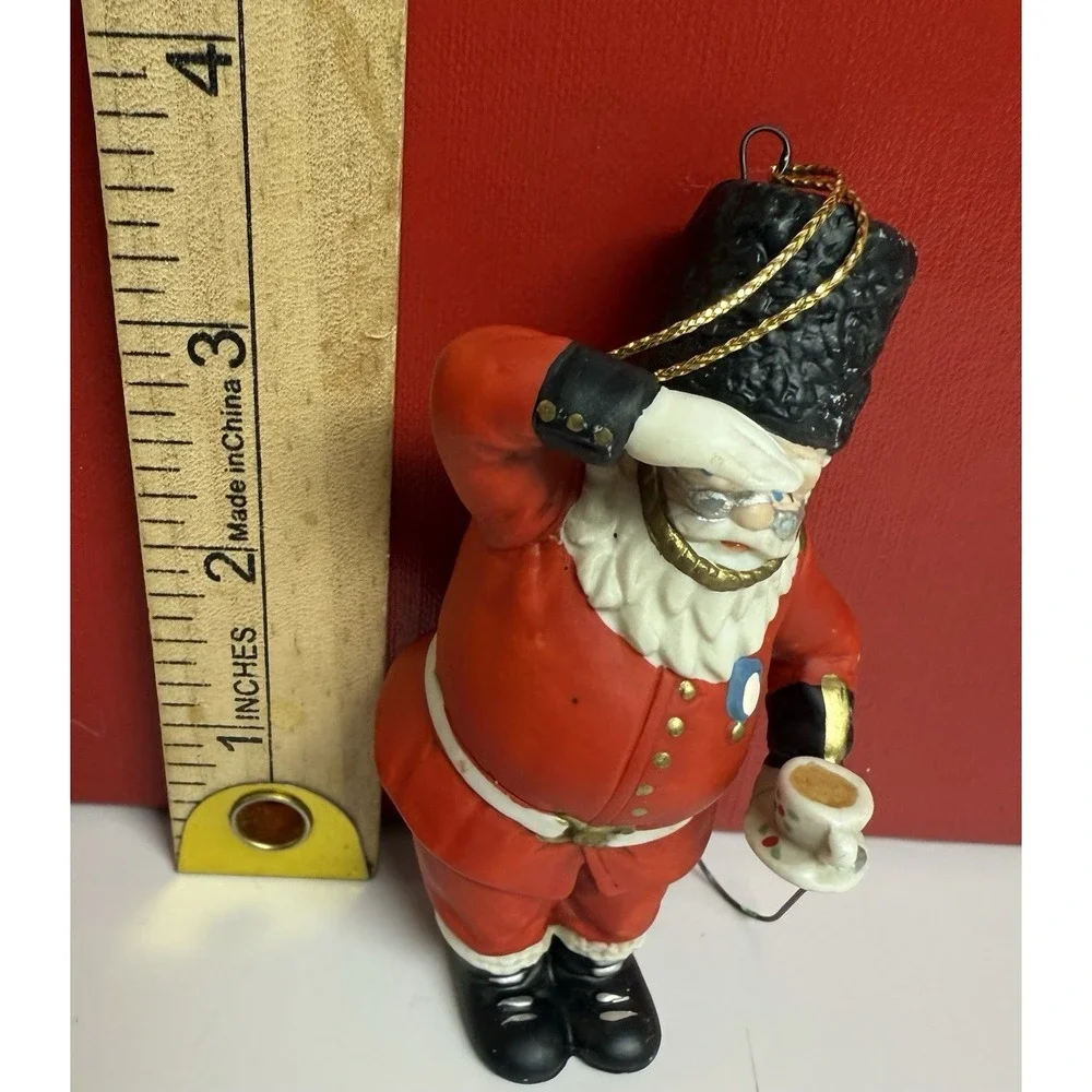 Danbury Mint Santa Claus Around the World Christmas Ornament -‎ England